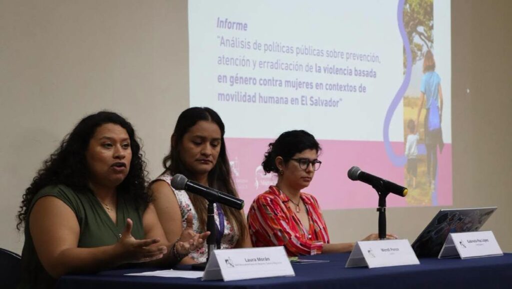 Mujeres en contextos de movilidad enfrentan barreras de protección en El Salvador, revela informe de la RMMSyM